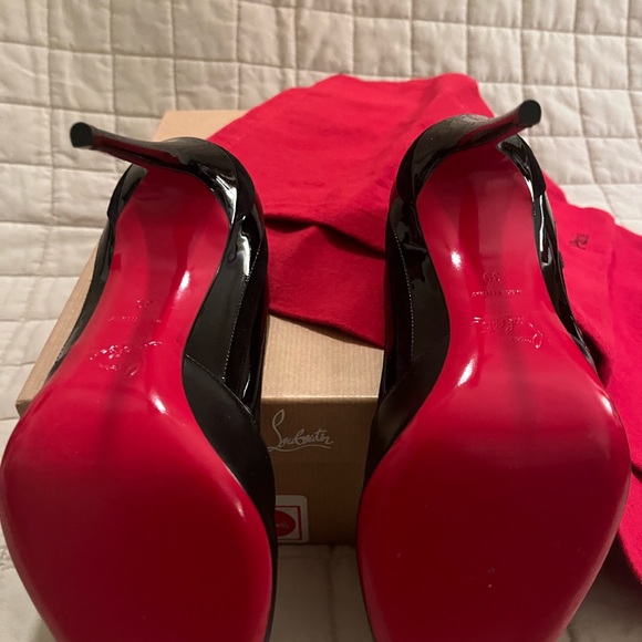 NEVER WORN Christian Louboutin Super Pump with dust covers and box. - Picture 3 of 7